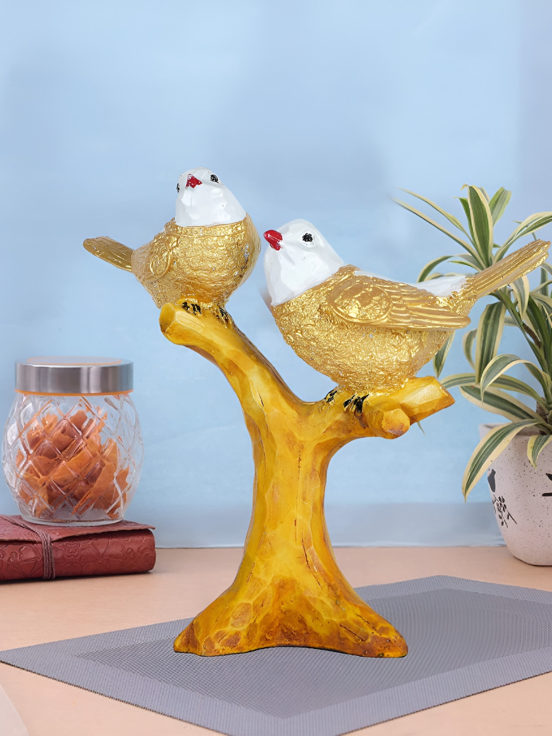 

Zart Gold-Toned & White Birds and Animals Figurine Showpiece