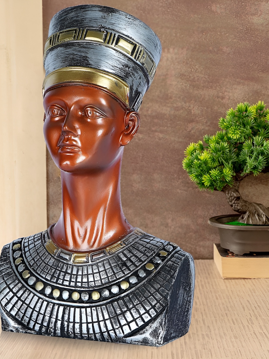 

Zart Brown & Gold-Toned Ancient Egypt style Showpiece