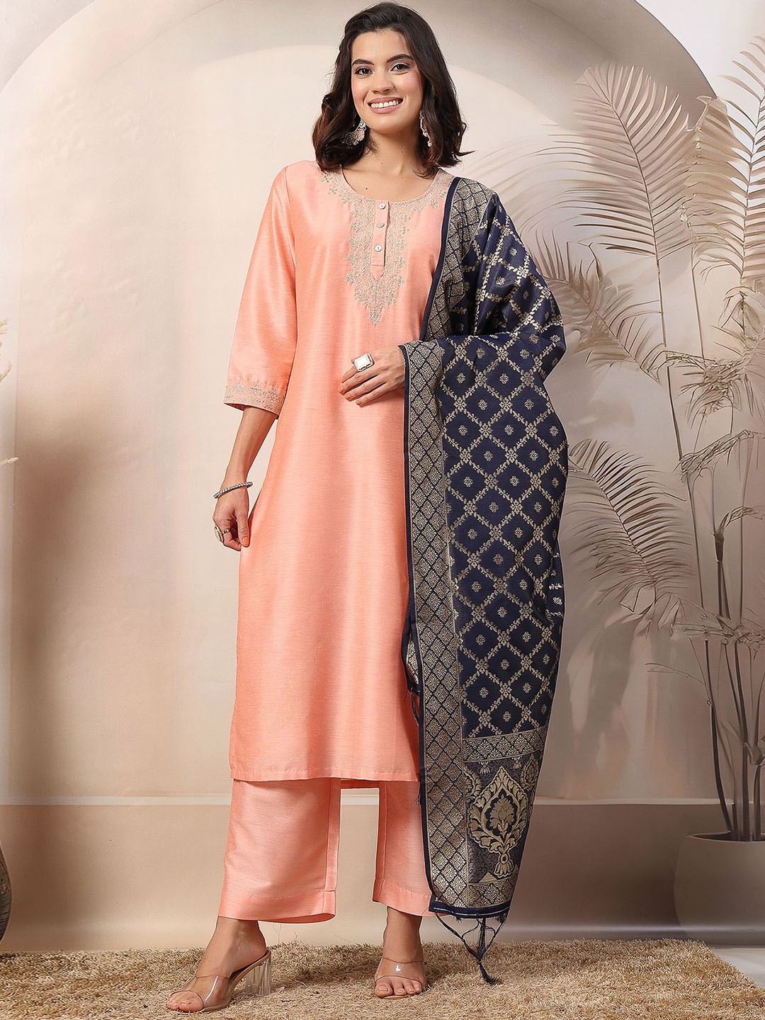 

House Of Zelena Yoke Design Thread Work Maternity Kurta with Trouser & Dupatta, Peach