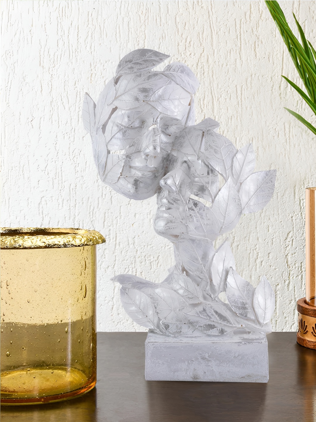 

Zart White Fengshui Figurine Showpiece