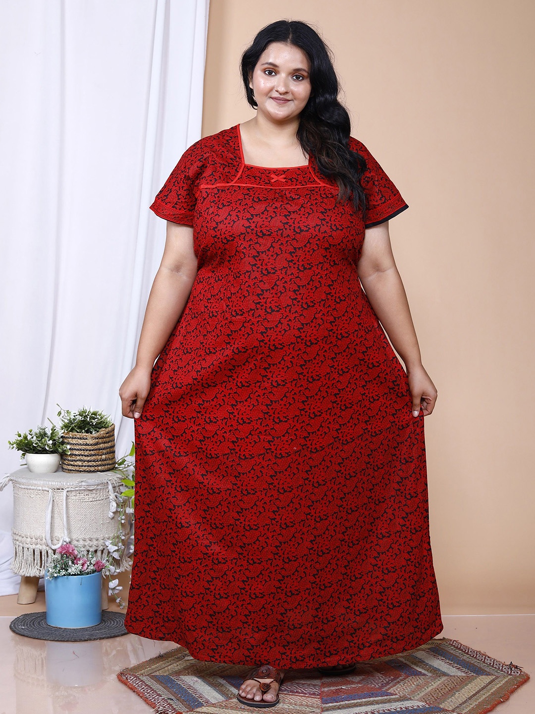 

SP DESIGNS Women Pure Cotton Printed Square Neck Regular Nightdress, Red