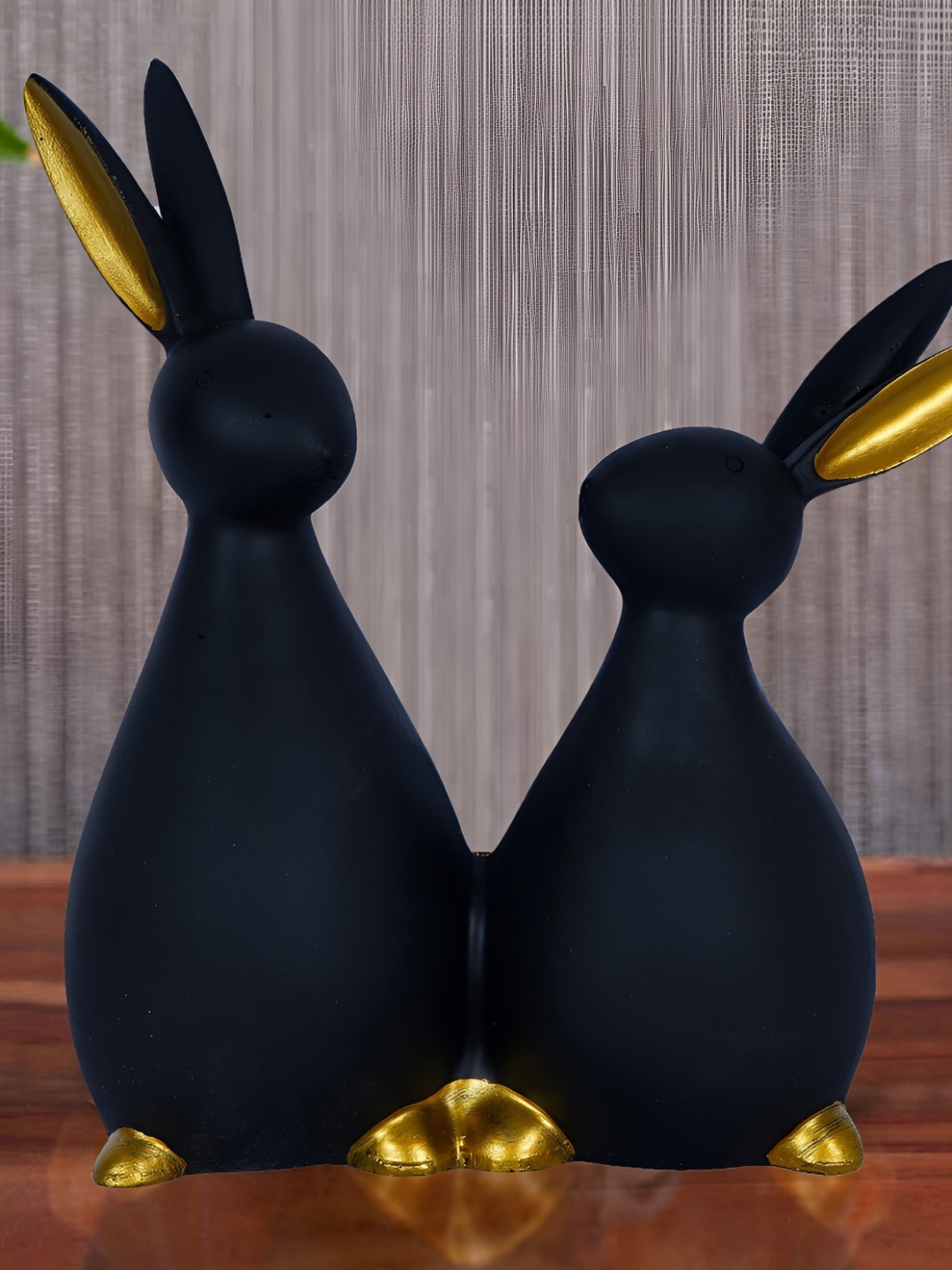 

Zart Black Idol Showpiece
