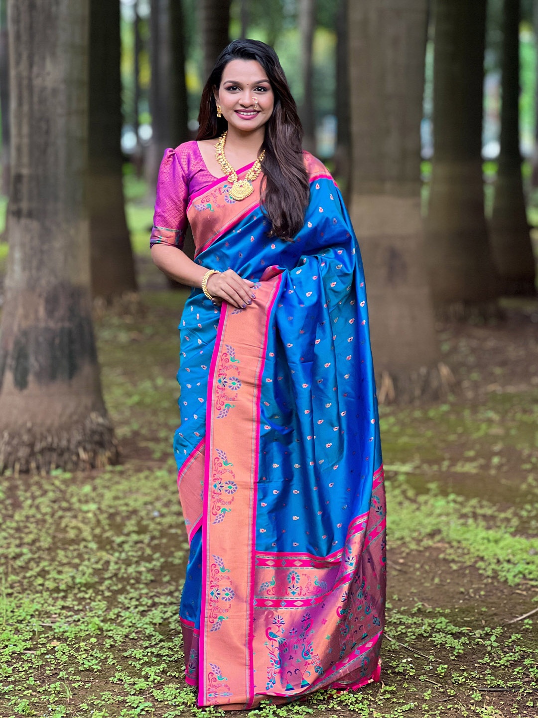 

YAVIRA SILK Woven Design Zari Paithani Saree, Blue