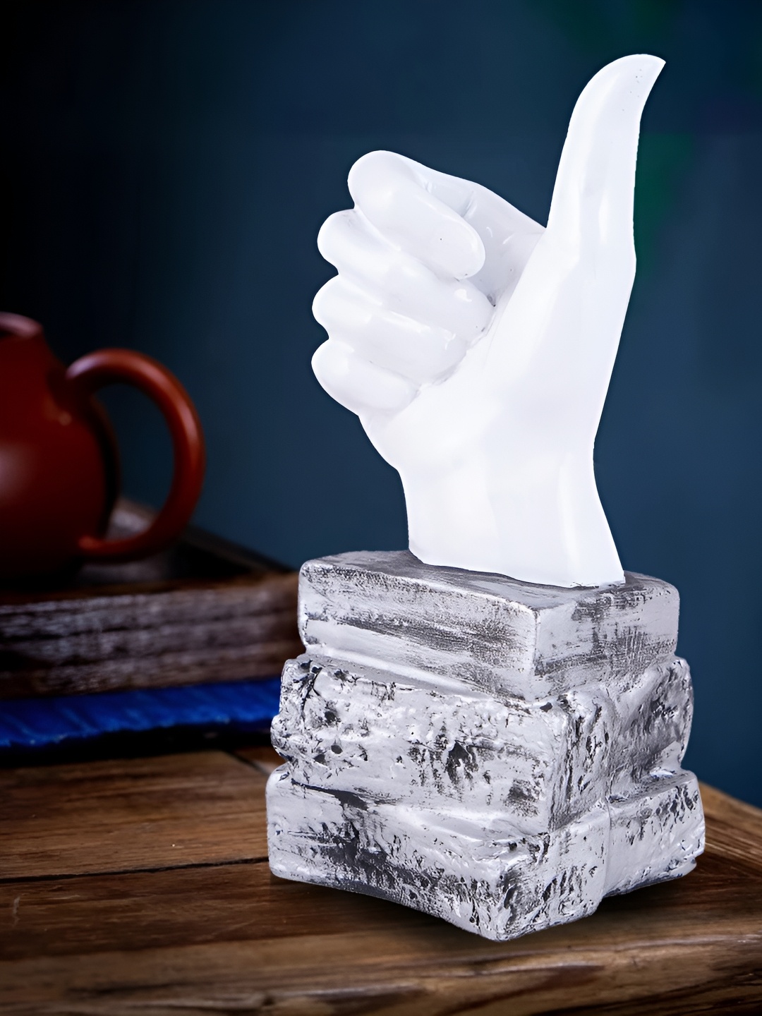 

Zart White Religious Idol Showpiece