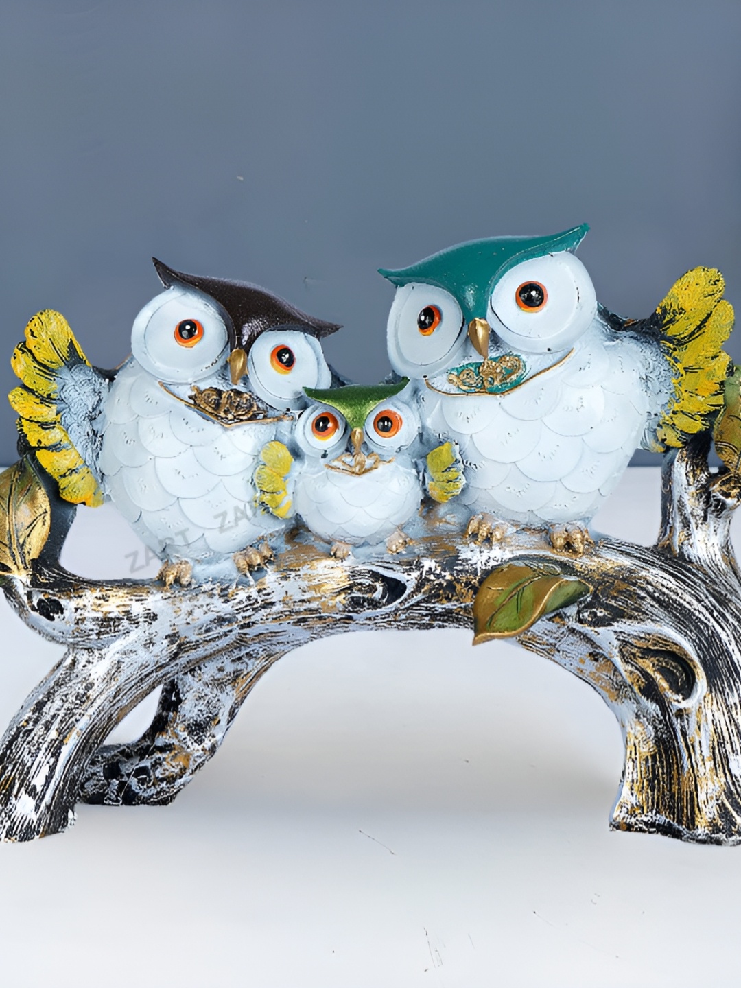 

Zart White Figurine Showpiece