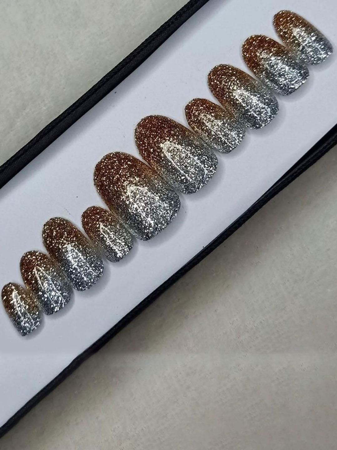 

AMOK STORE Set Of 10 Reusable Artificial Press On Nails & Mini Kit- Grey & Gold