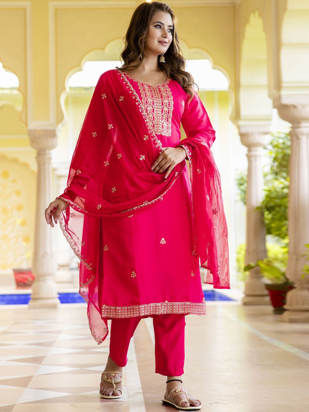 

VredeVogel Floral Embroidered Regular Sequinned Kurta With Trouser With Dupatta, Pink