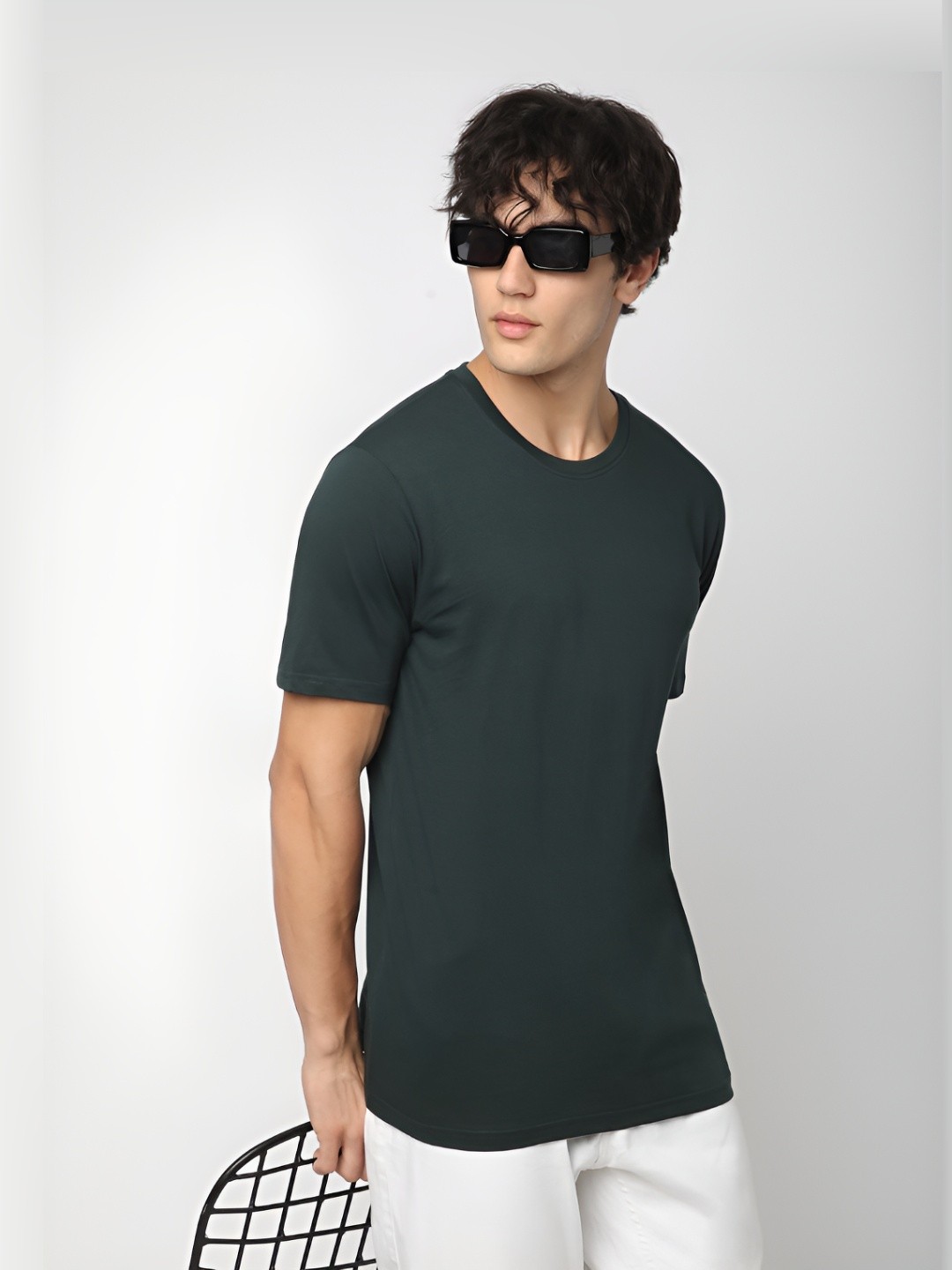 

R&B Men Solid Round Neck Cotton T-shirt, Green