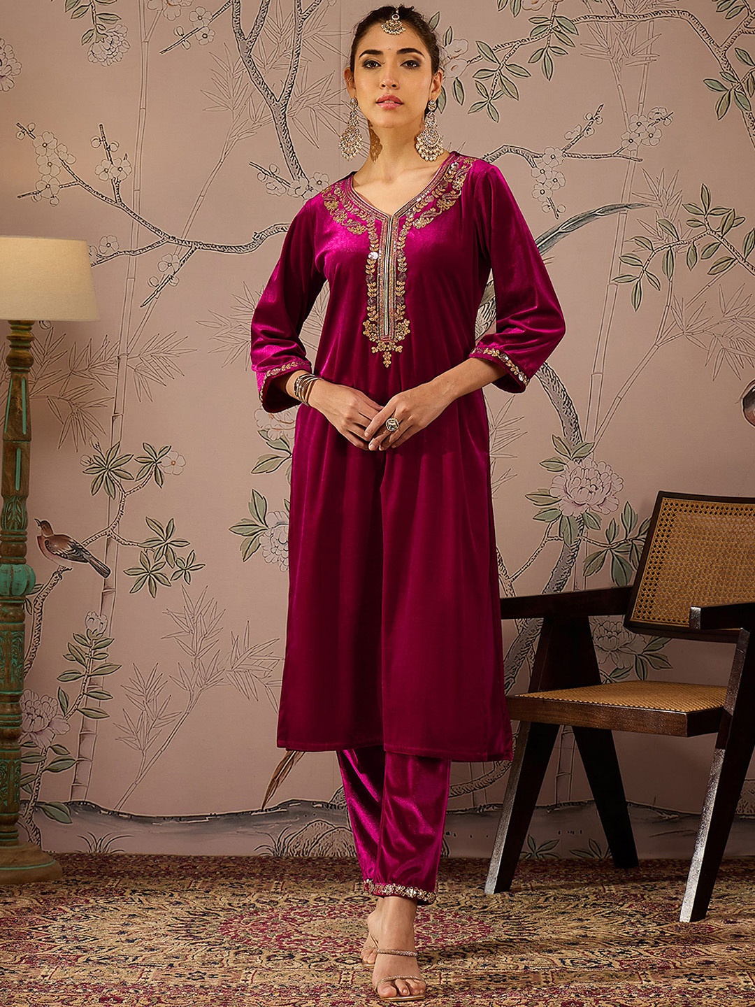 

Shae by SASSAFRAS Floral Embroidered V-Neck Three-Quarter Sleeves Sequinned Velvet Kurta, Fuchsia