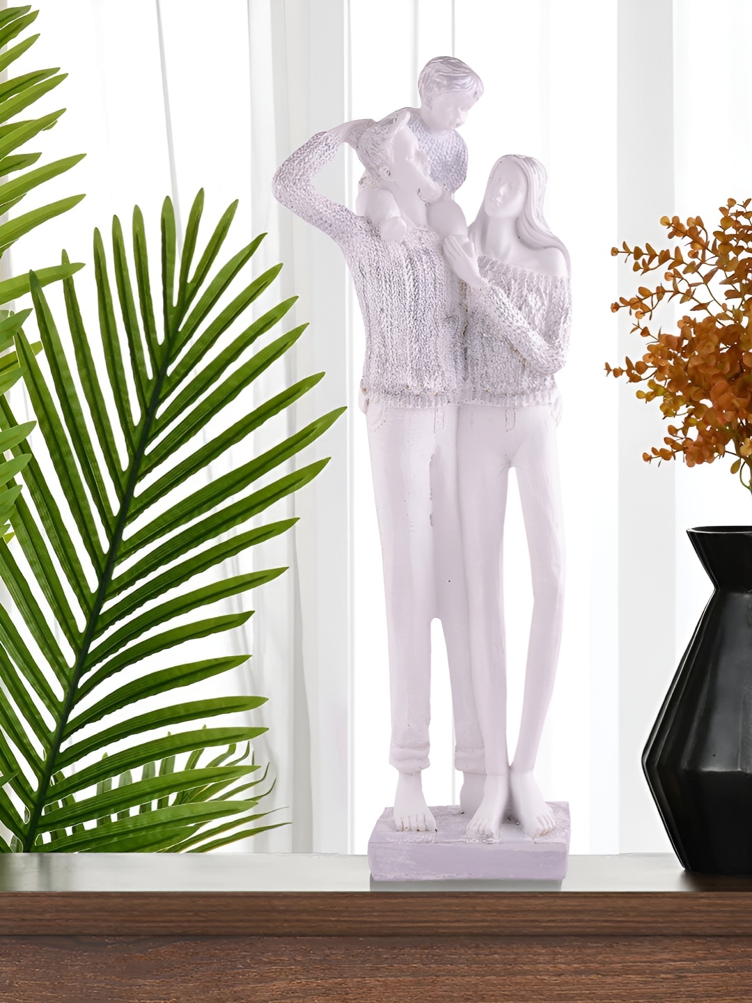 

Zart White Figurine Showpiece