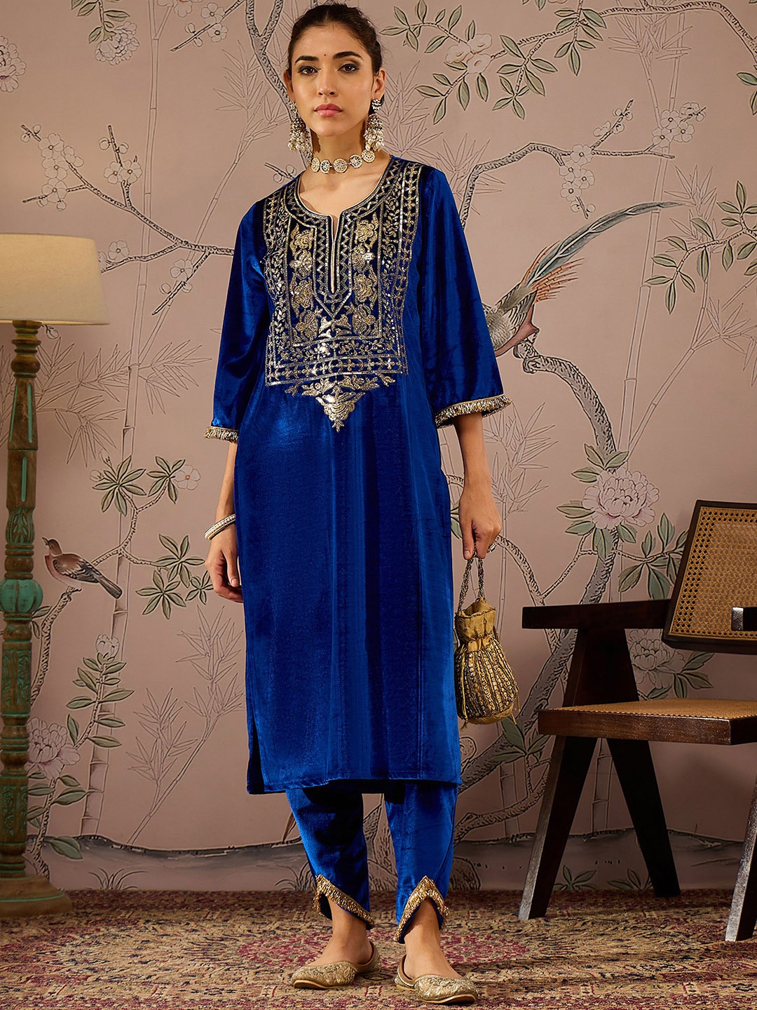 

Shae by SASSAFRAS Floral Embroidered Velvet Kurta with Trouser, Blue
