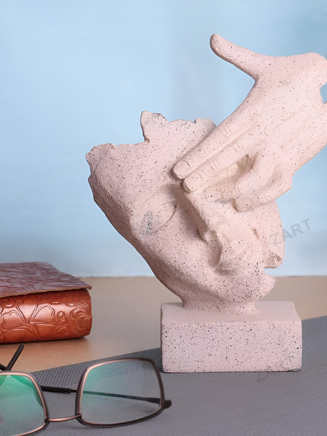 

Zart Pink Fengshui Figurine Showpiece