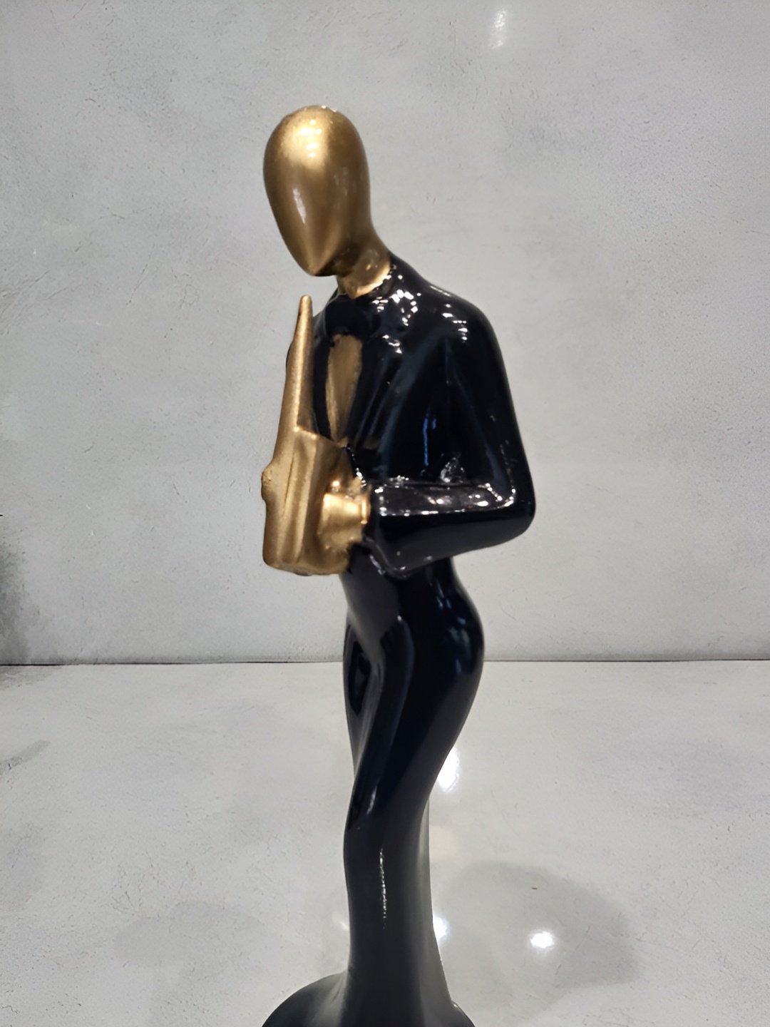 

Zart Black Figurine Showpiece