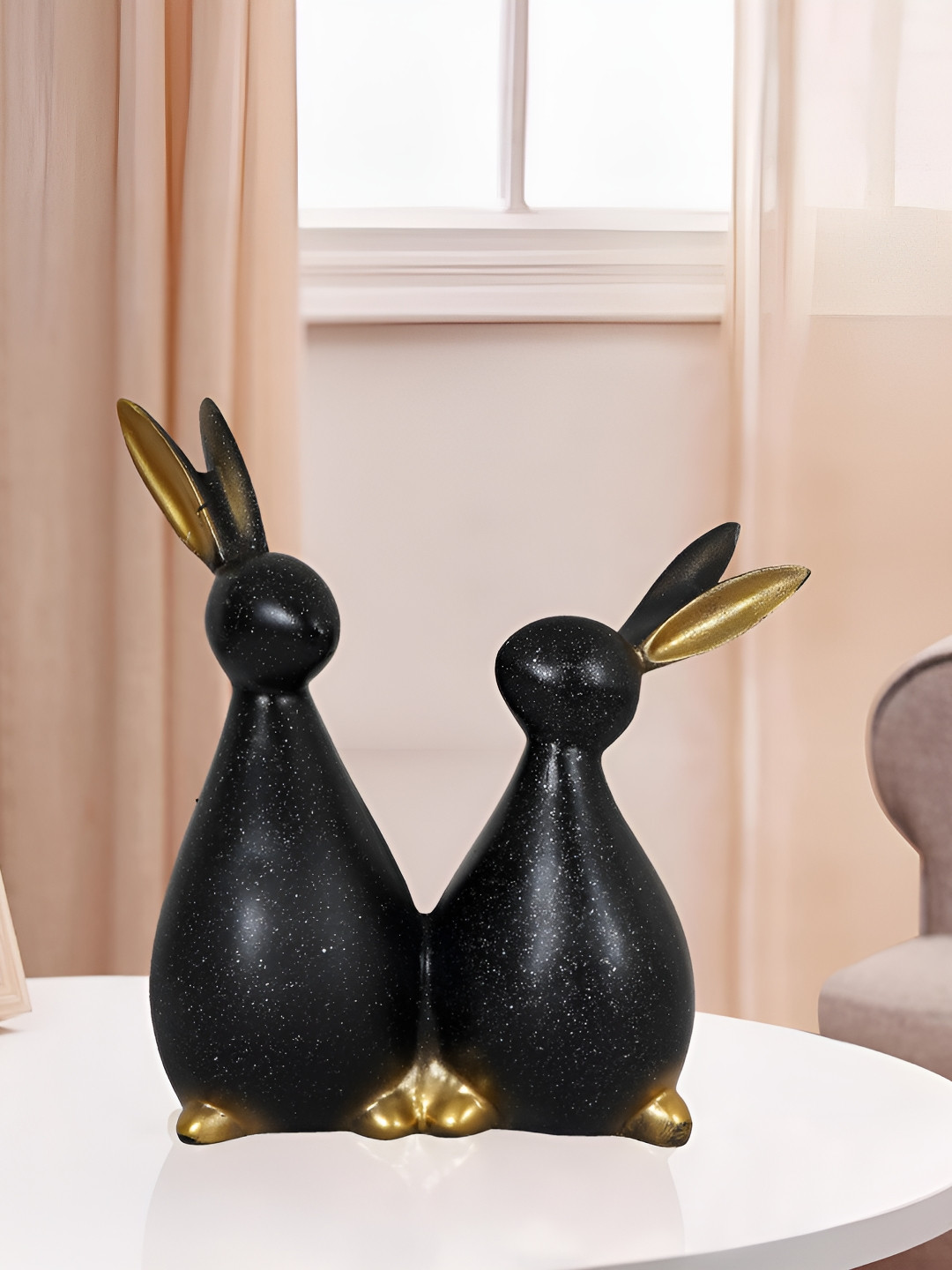 

Zart Black Idol Showpiece