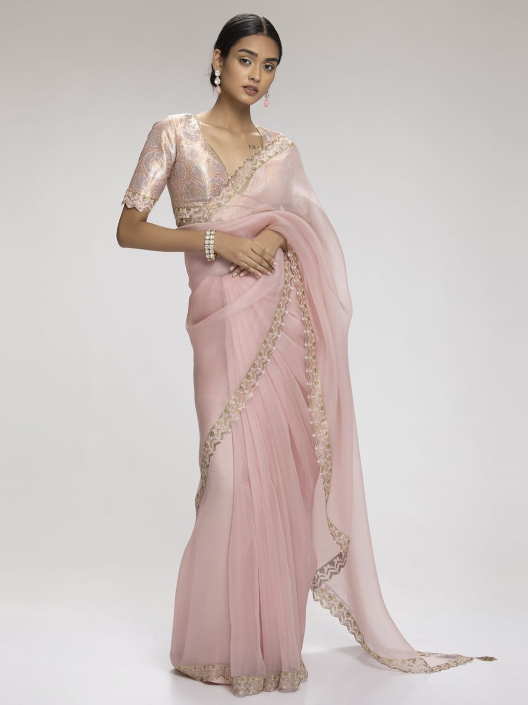 

Chhaya Mehrotra Beads and Stones Organza Banarasi Saree, Pink