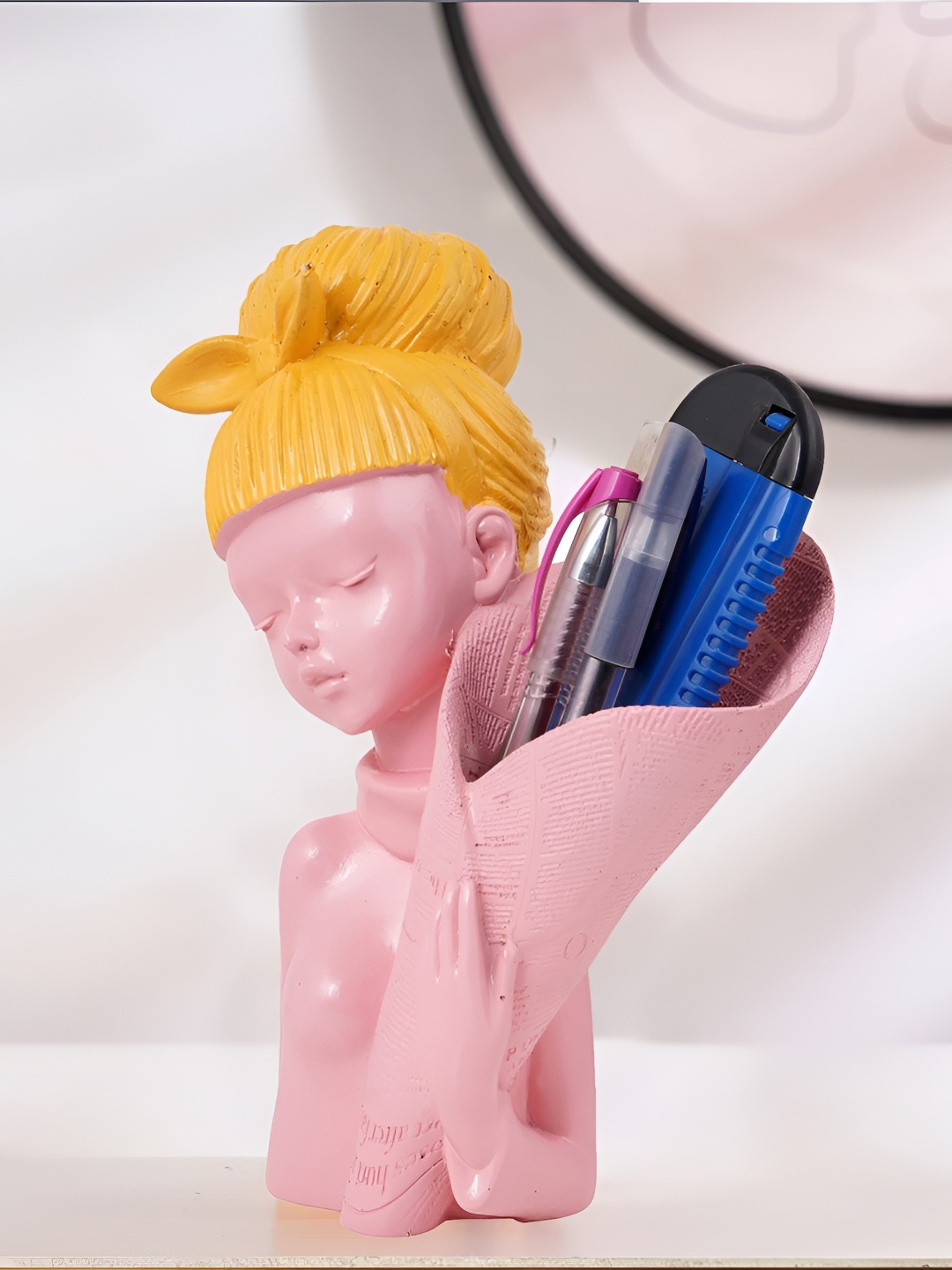 

Zart Pink Girl Shaped Pen Stand