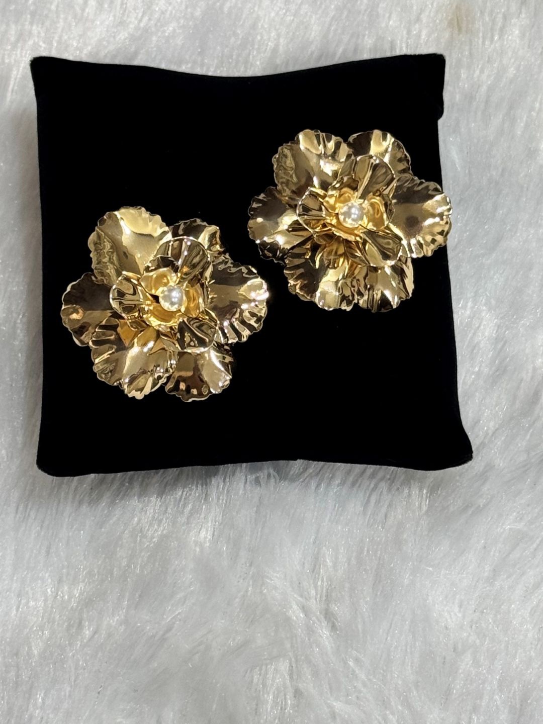 

The Jewellery Tale Set of 2 Gold-Plated Crystals Stone Studded Floral Studs