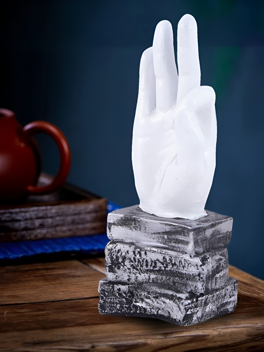 

Zart White Religious Idol Showpiece