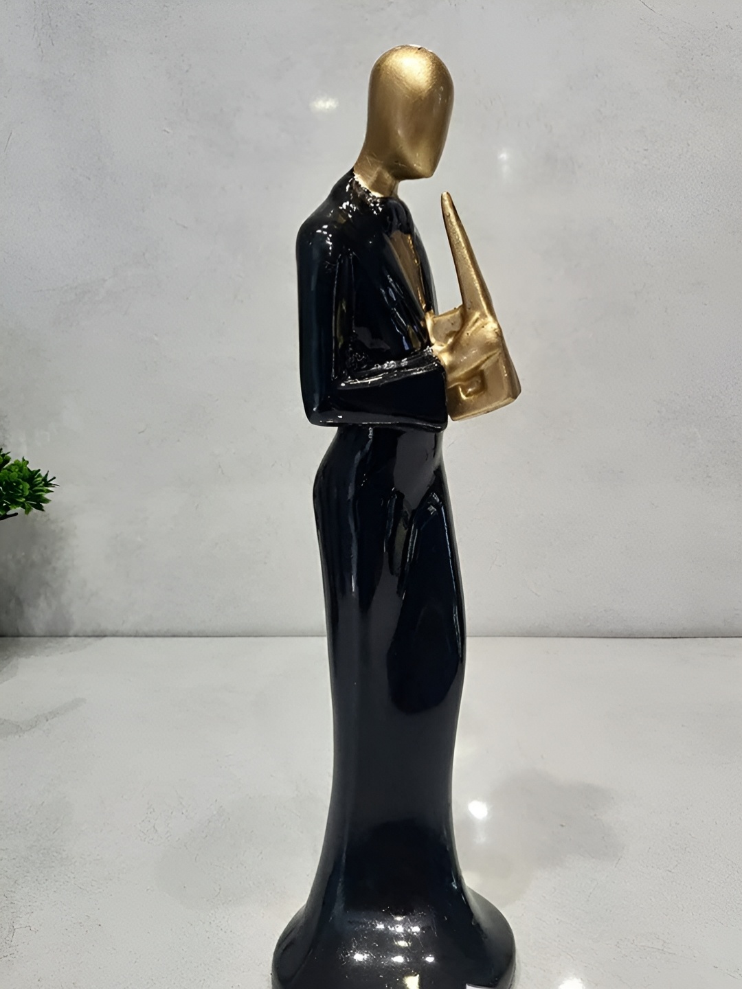 

Zart Black Idol Showpiece