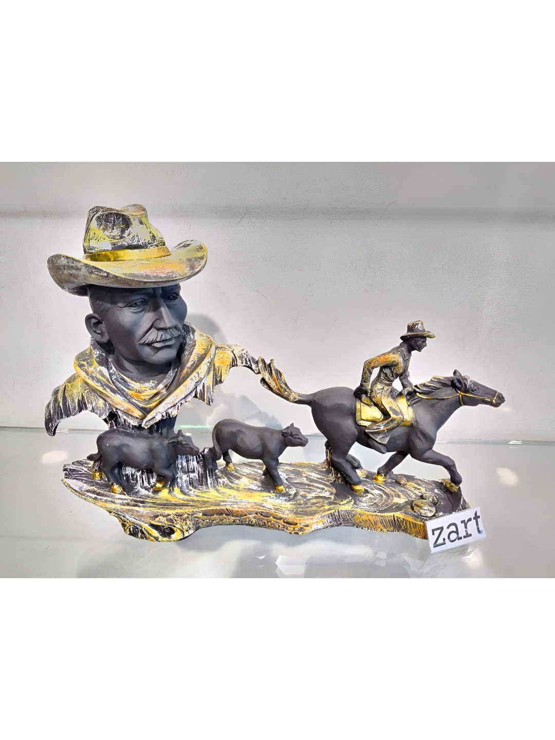 

Zart Black Idol Showpiece