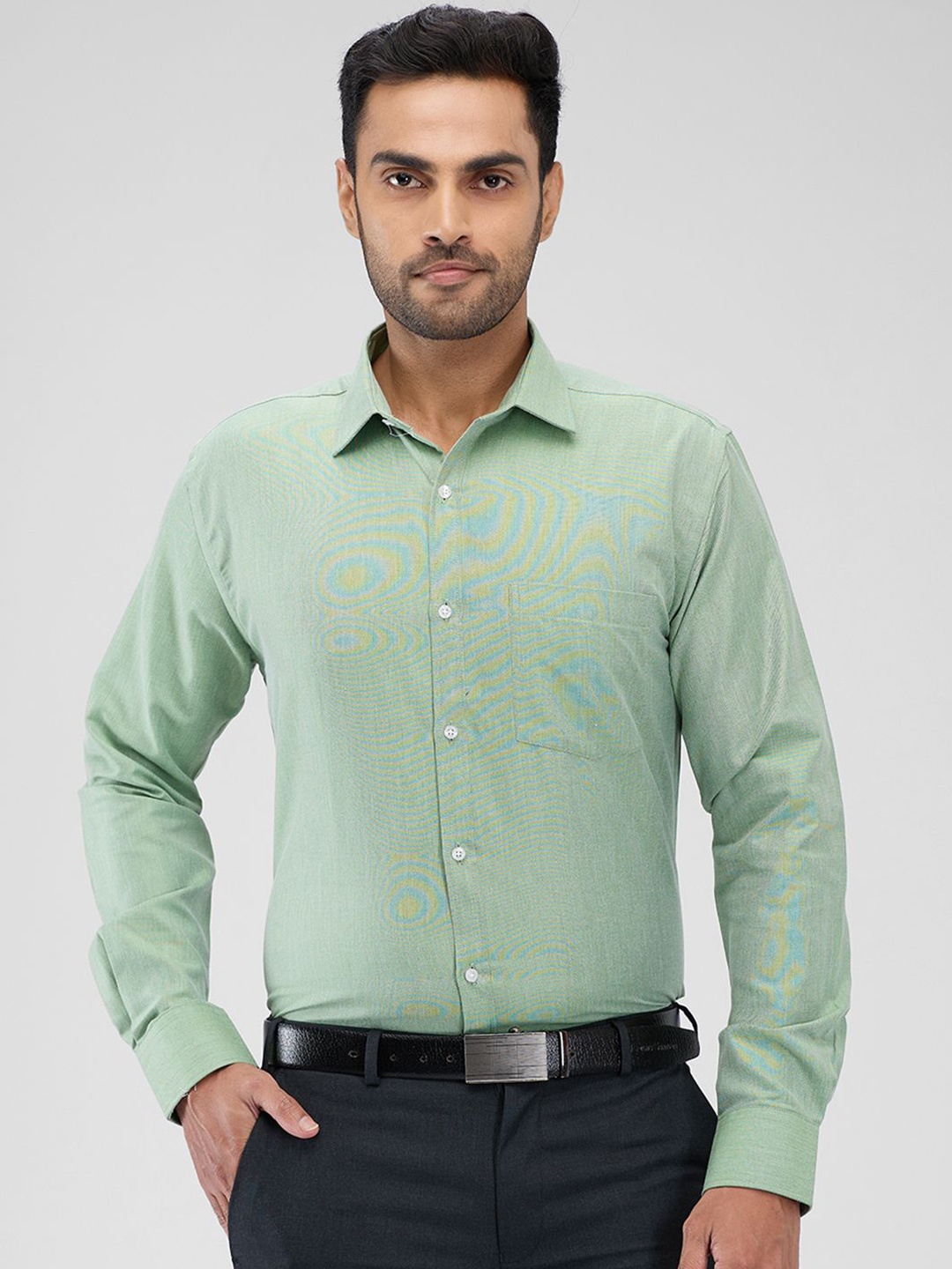 

Parx Men Spread Collar Solid Slim Fit Formal Shirt, Green