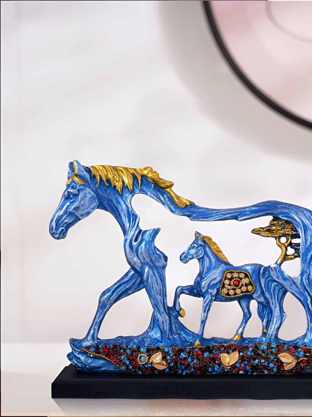 

Zart Blue Idol Showpiece