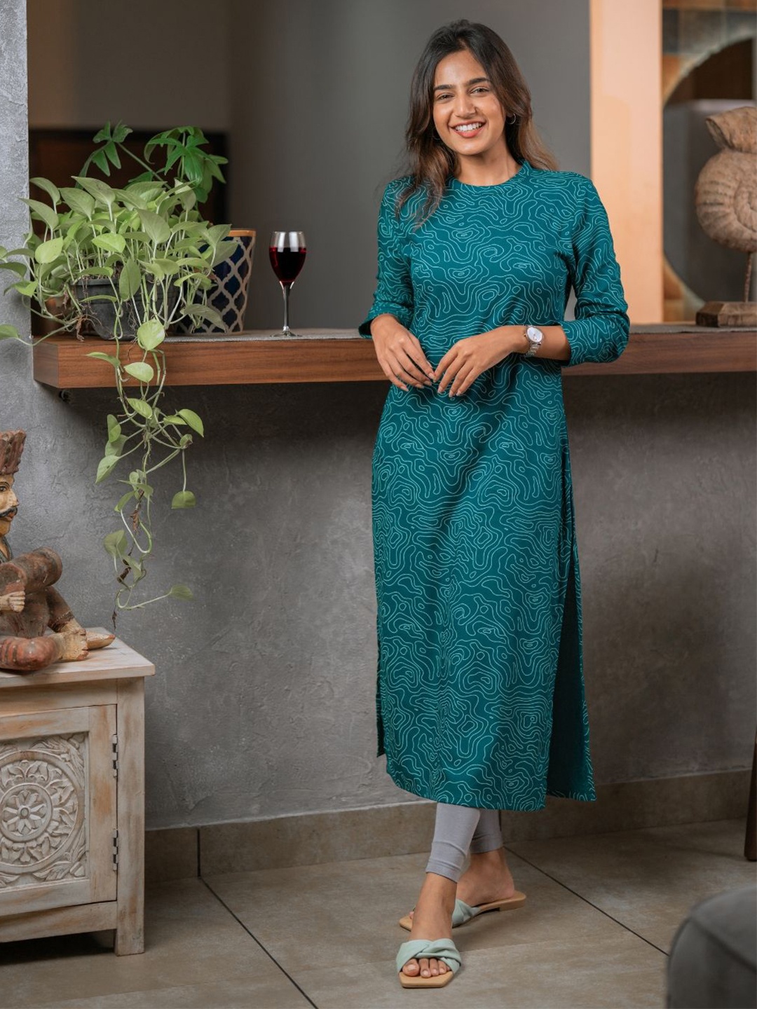 

HAY Geometric Printed Halter Neck Straight Kurta, Green