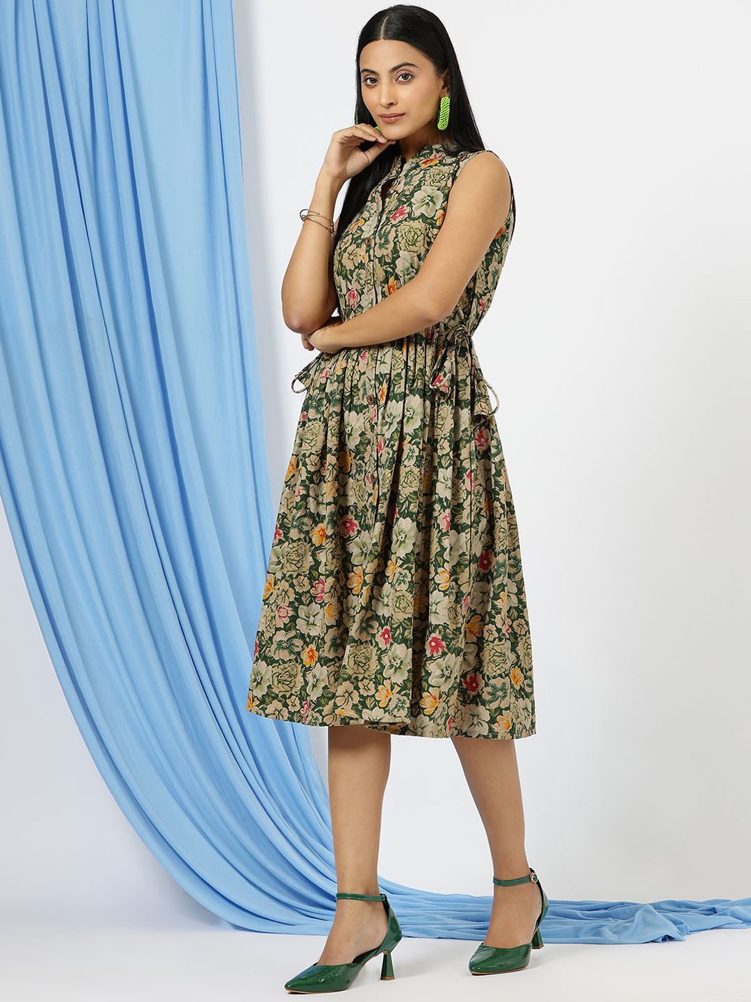 

Sitanjali Floral Printed Mandarin Collar Sleeveless Pure Cotton Ethnic Dress, Green
