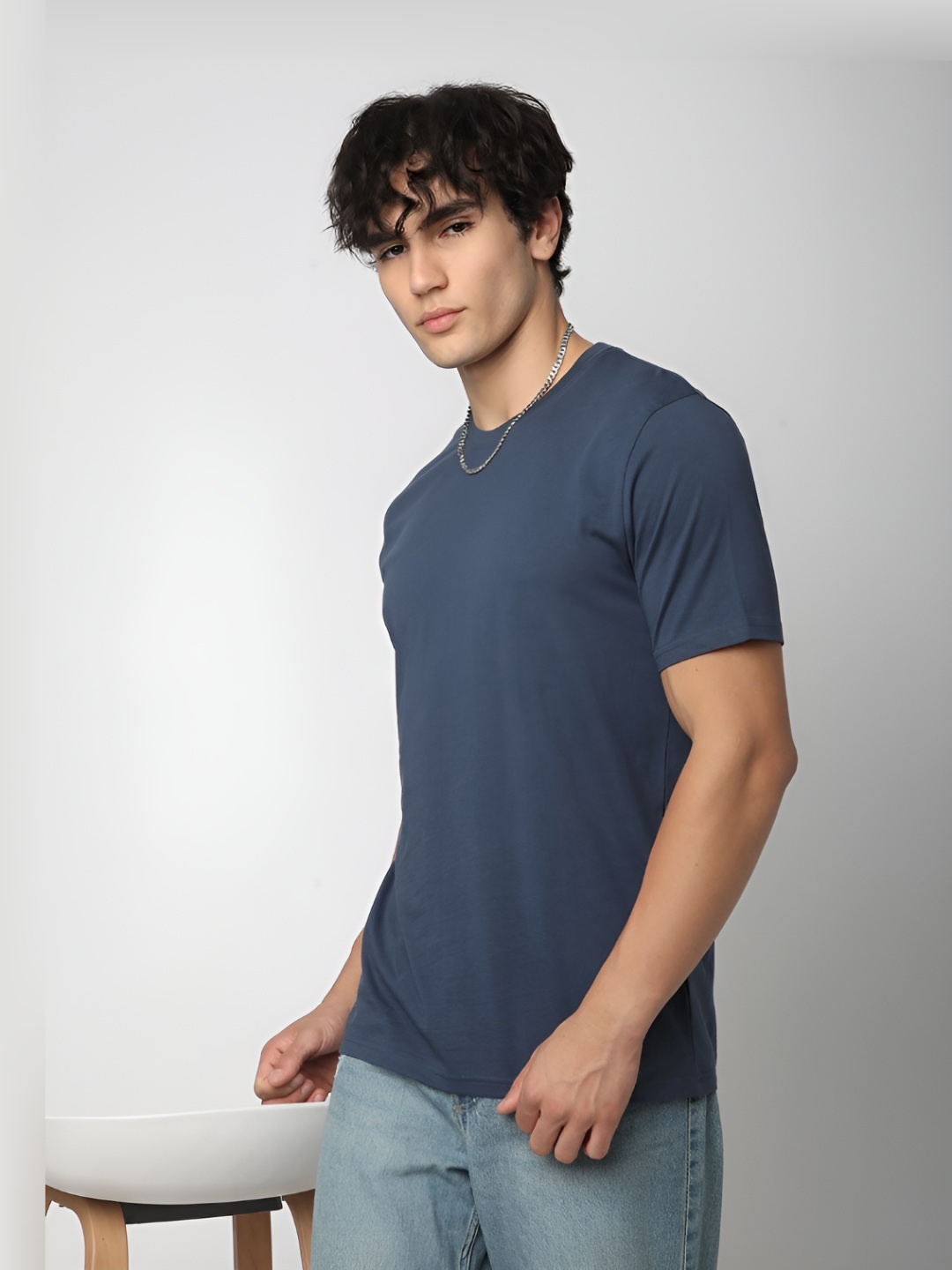 

R&B Men Solid Round Neck Cotton T-shirt, Blue