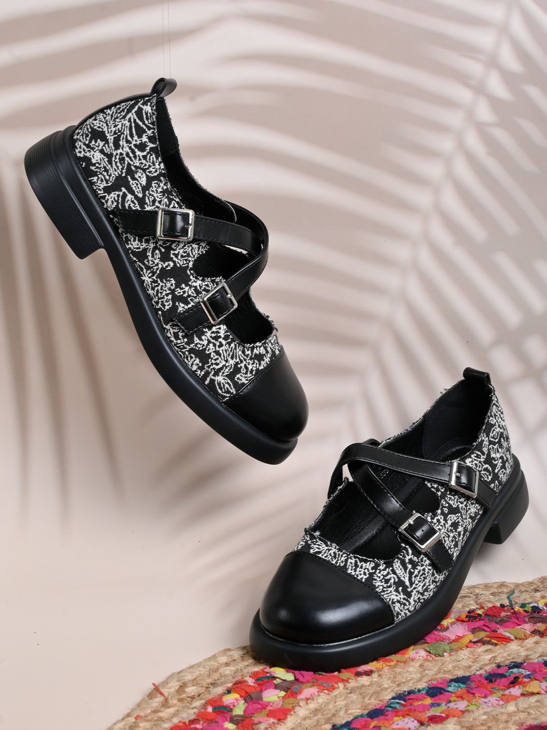 

Jove Colourblocked PU Platform Sandals with Buckles, Black