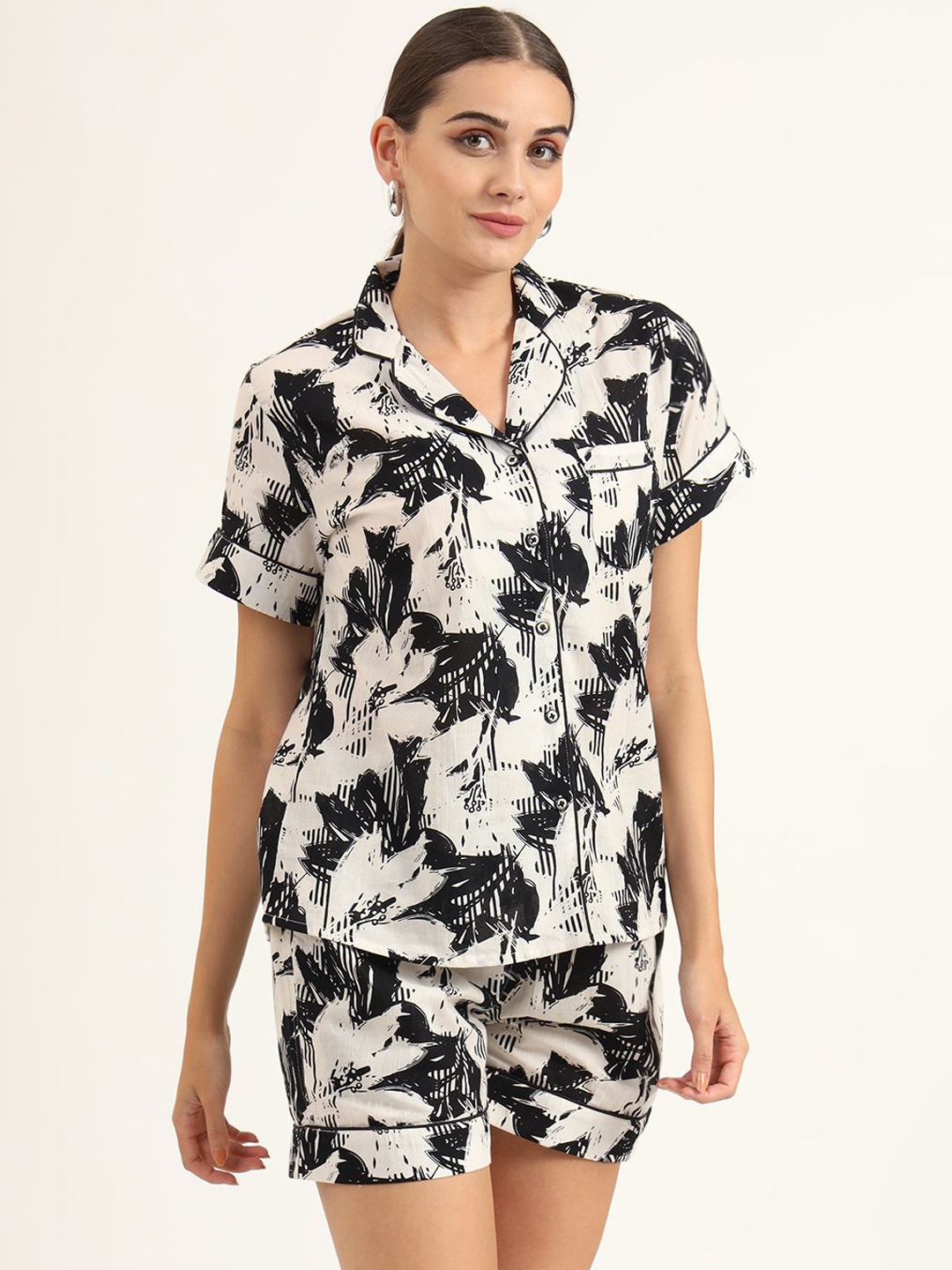 

KALINI Women Printed Night suit, Black