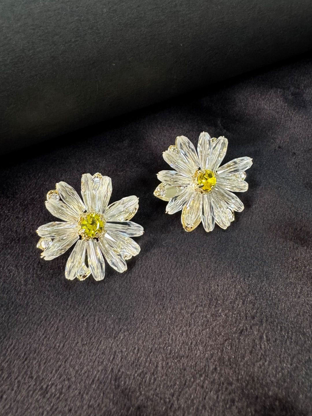 

The Jewellery Tale Contemporary Studs Earrings, Gold