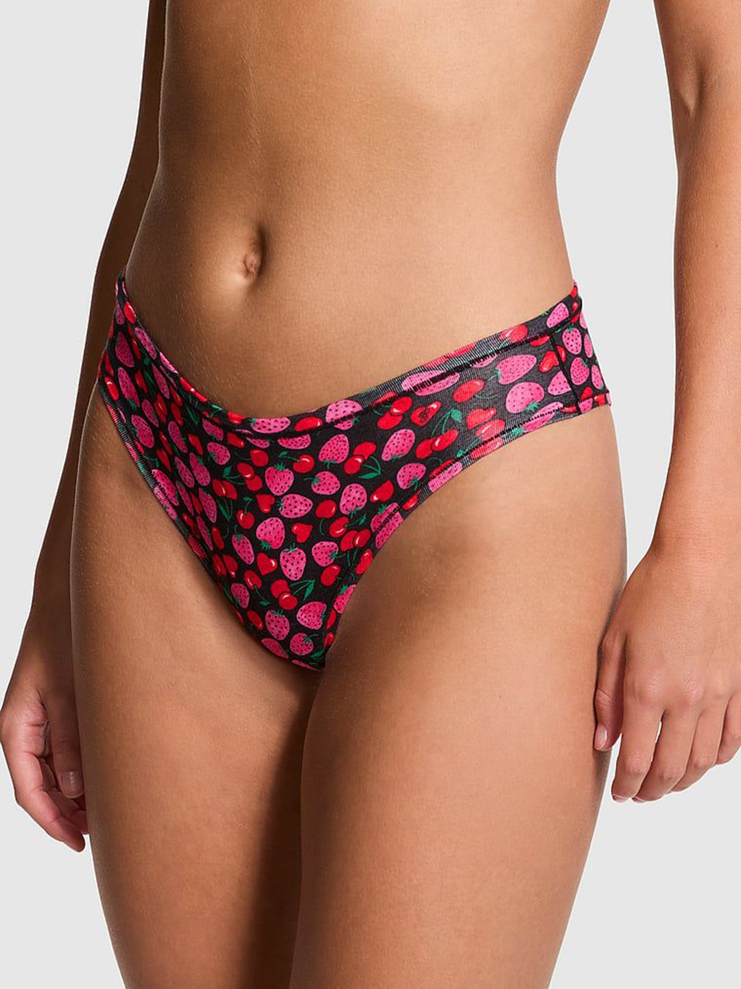 

Victoria's Secret Pink Conversational Printed Low-Rise Basic Briefs 112458466H7U, Black