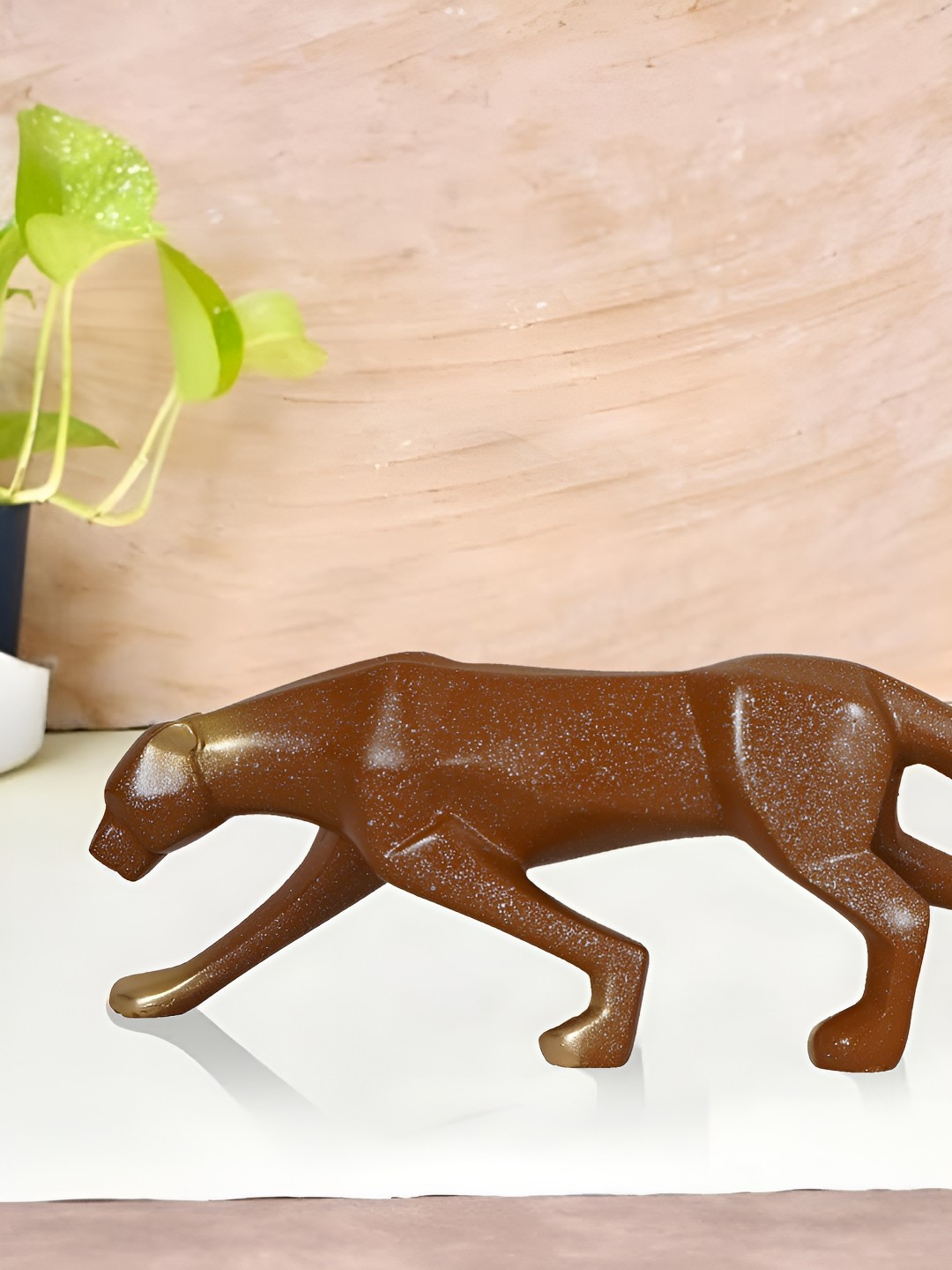 

Zart Brown Idol Showpiece