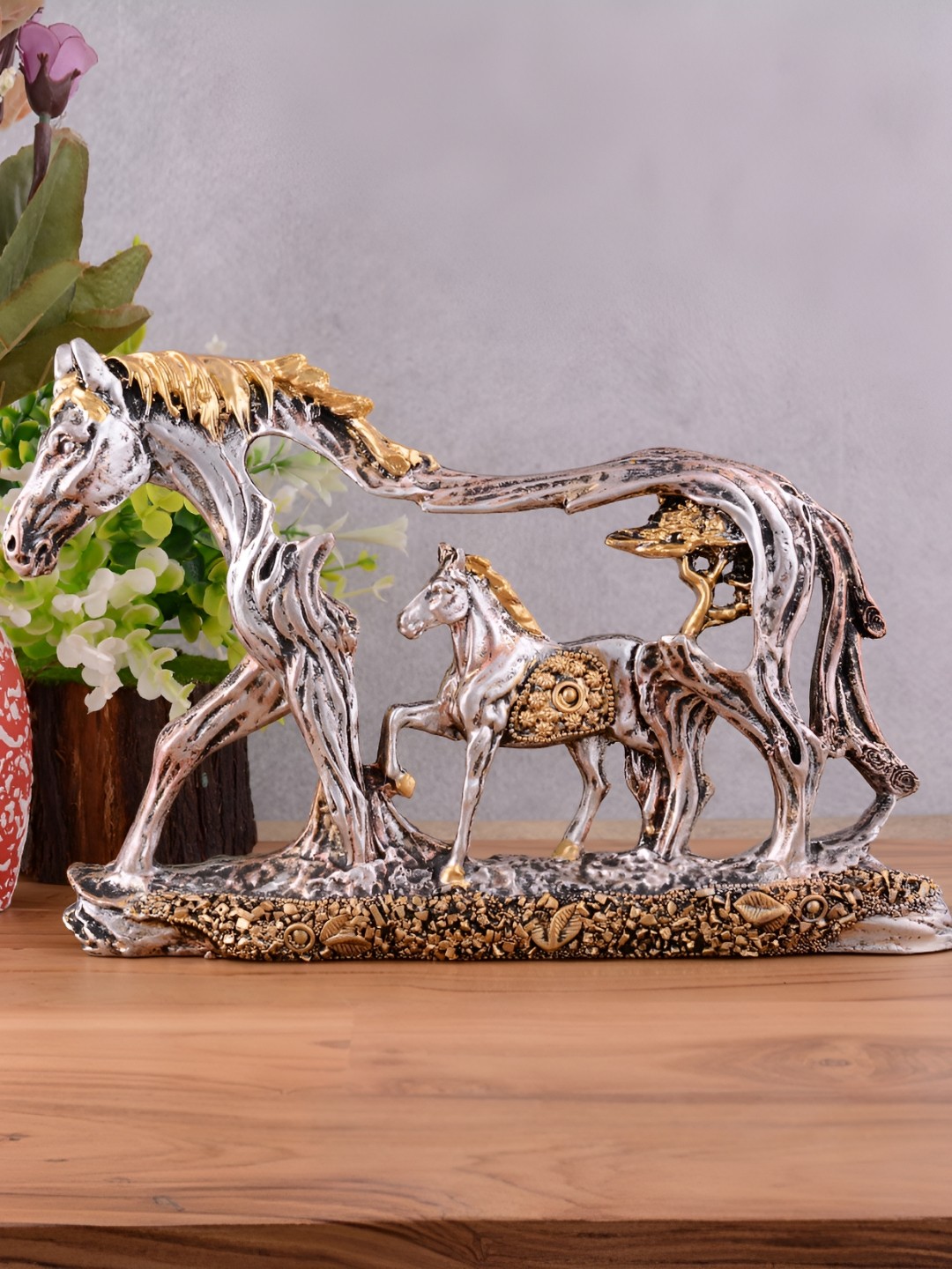 

Zart Gold Toned & Silver Toned Horse Shaped Showpiece