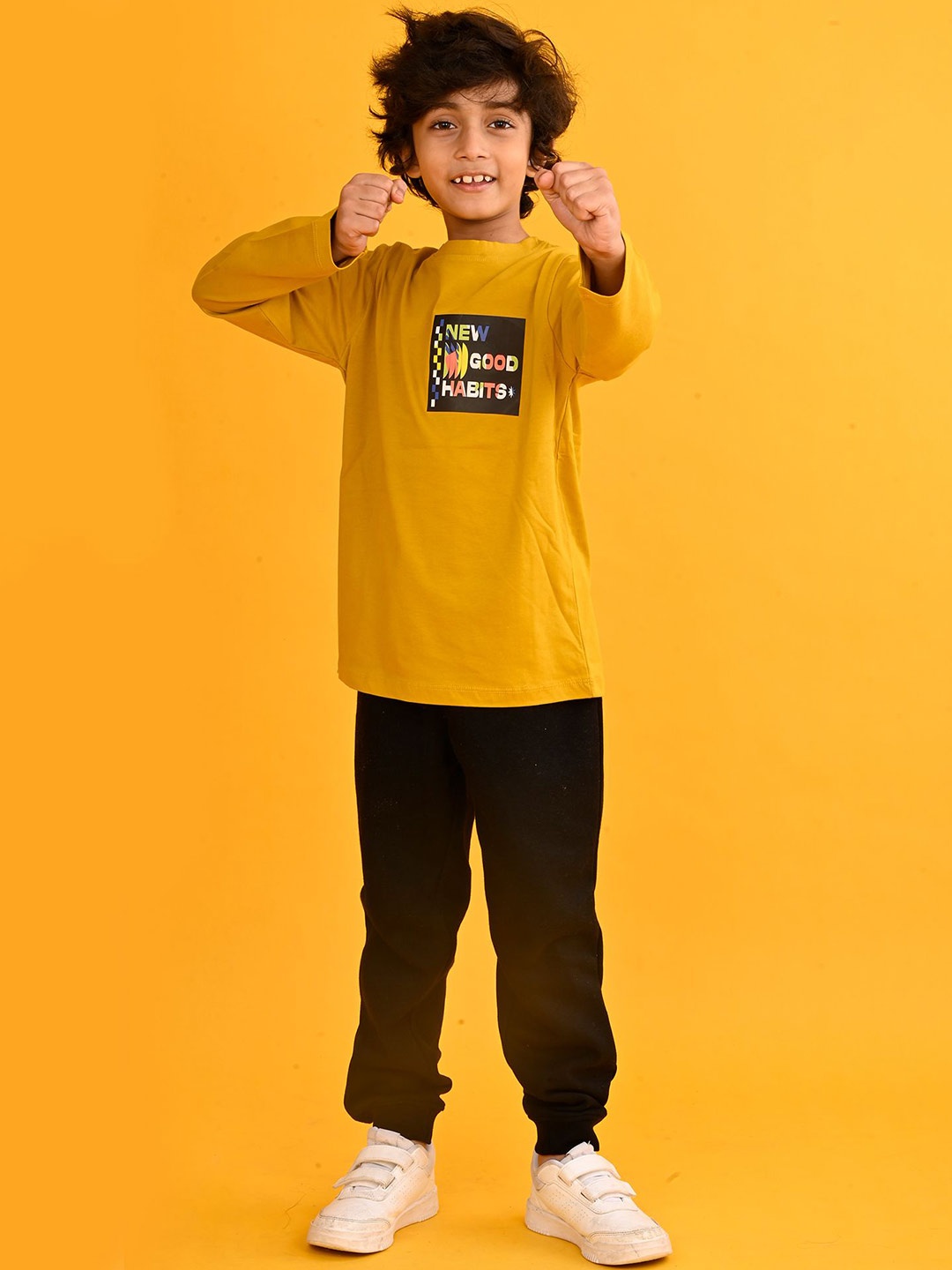 

Anthrilo Boys T-shirt With Joggers, Yellow
