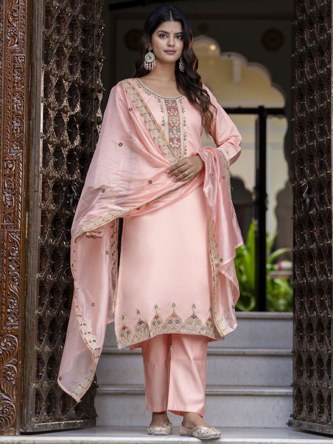 

VredeVogel Floral Embroidered Round Neck Regular Kurta With Trouser With Dupatta, Peach