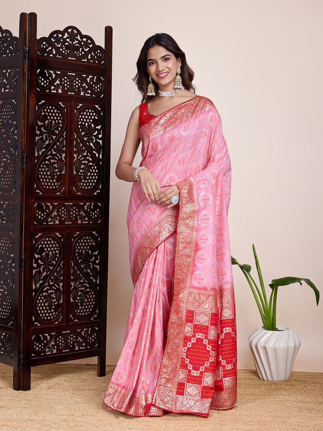 

CARTYSHOP Ethnic Motifs Woven Design Zari Ready to Wear Bandhani Saree, Peach