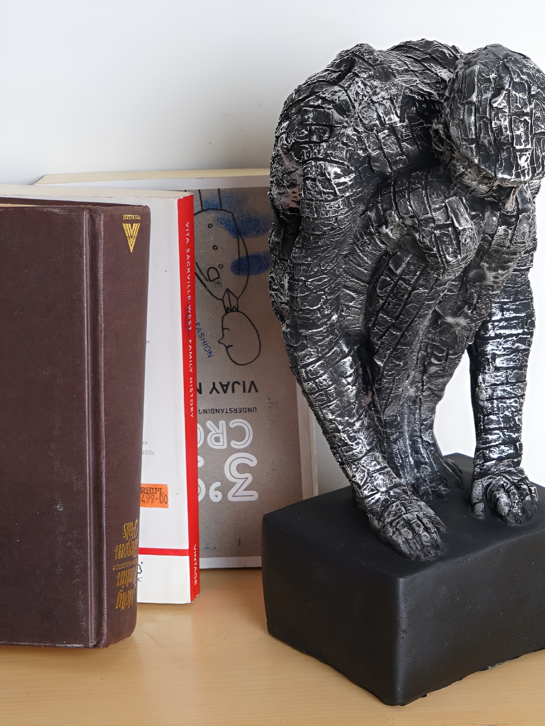 

Zart Black & Grey Medium Figurine Showpiece