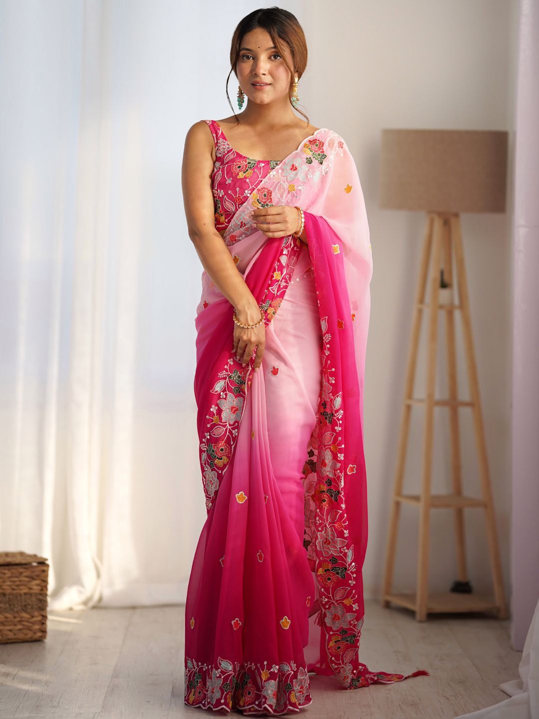 

Mitera Floral Embroidery Poly Georgette Saree With Unstitched Blouse Piece, Pink