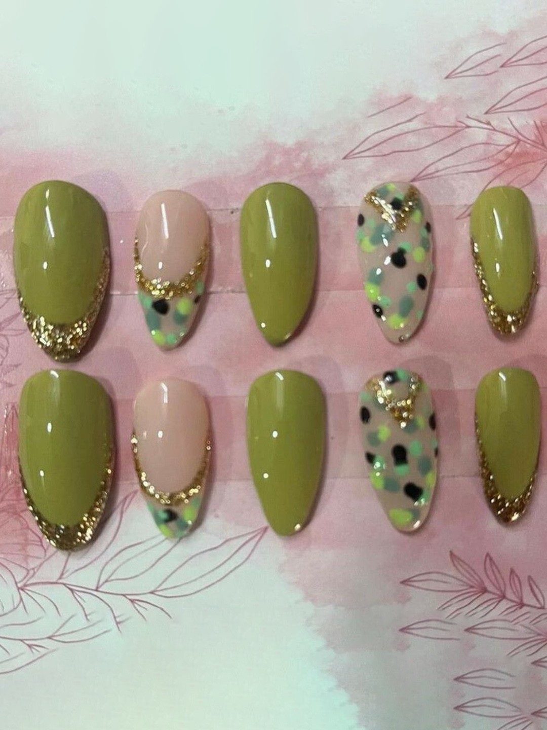 

AMOK STORE Set Of 10 Reusable Artificial Nail Art Kit - Green