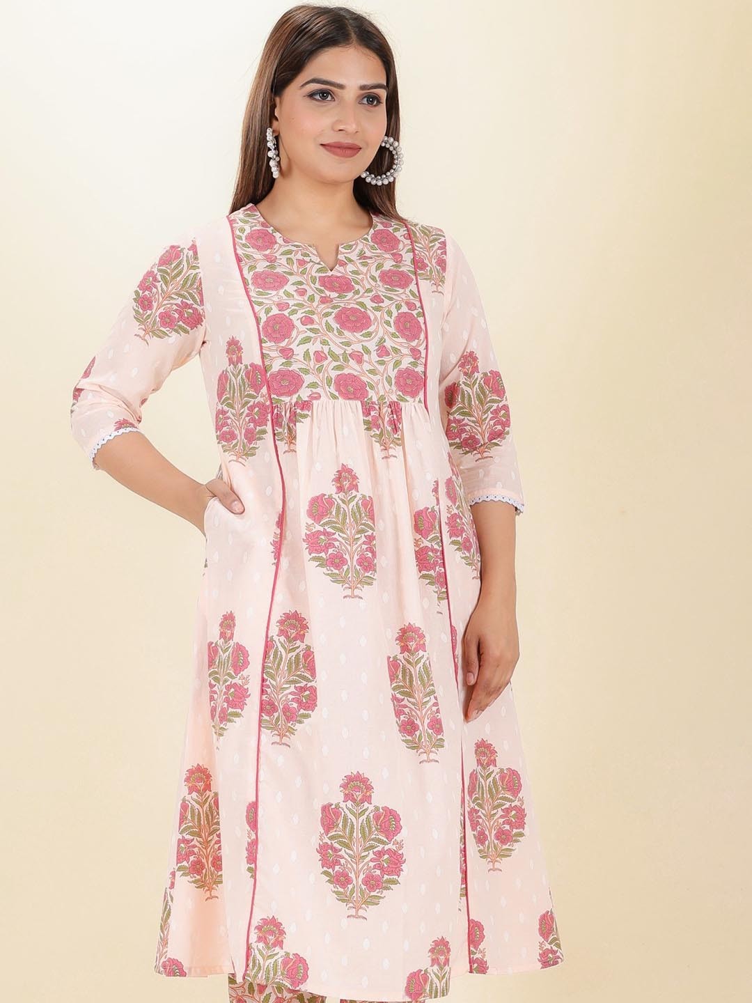 

Aramya Floral Printed Round Neck Three-Quarter Sleeves Panelled Pure Cotton Kurta, Pink
