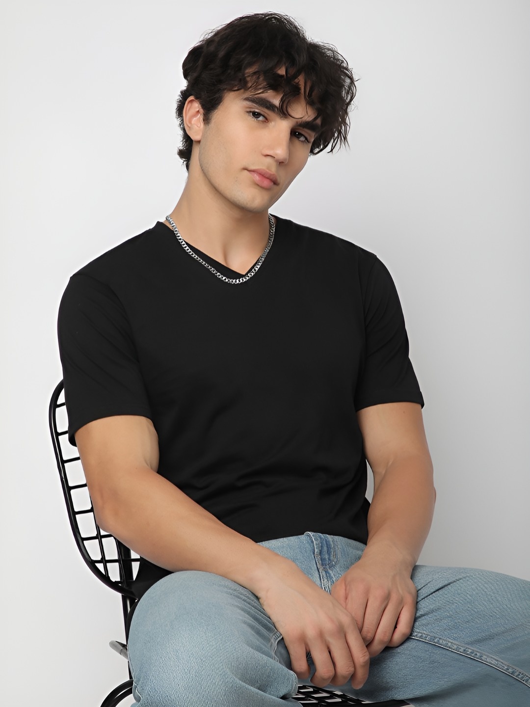 

R&B Men Solid Round Neck Cotton T-shirt, Black