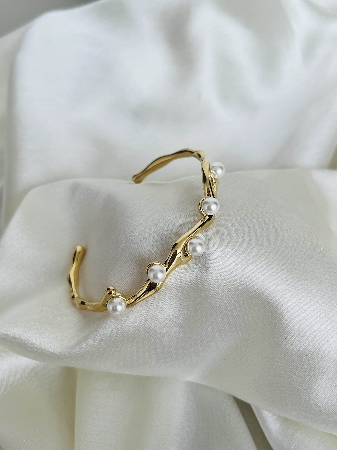 

The Cacti Store Stainless Steel Pearls Beaded Bangle-Style Bracelet, Gold