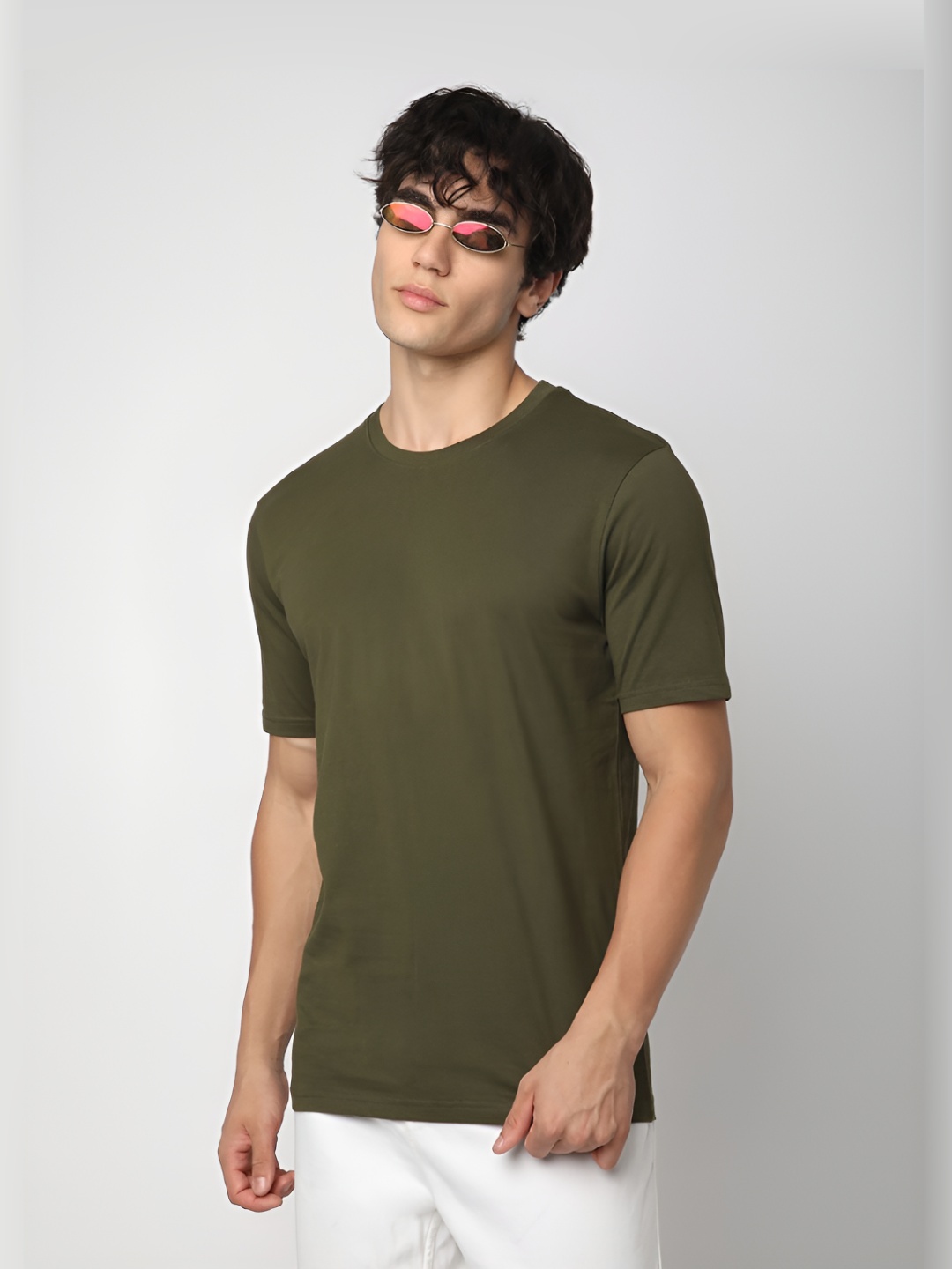 

R&B Men Solid Round Neck Cotton T-shirt, Olive