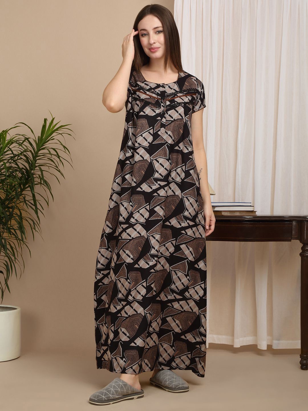 

Sweet Dreams Women Printed Maxi Nightdress, Black