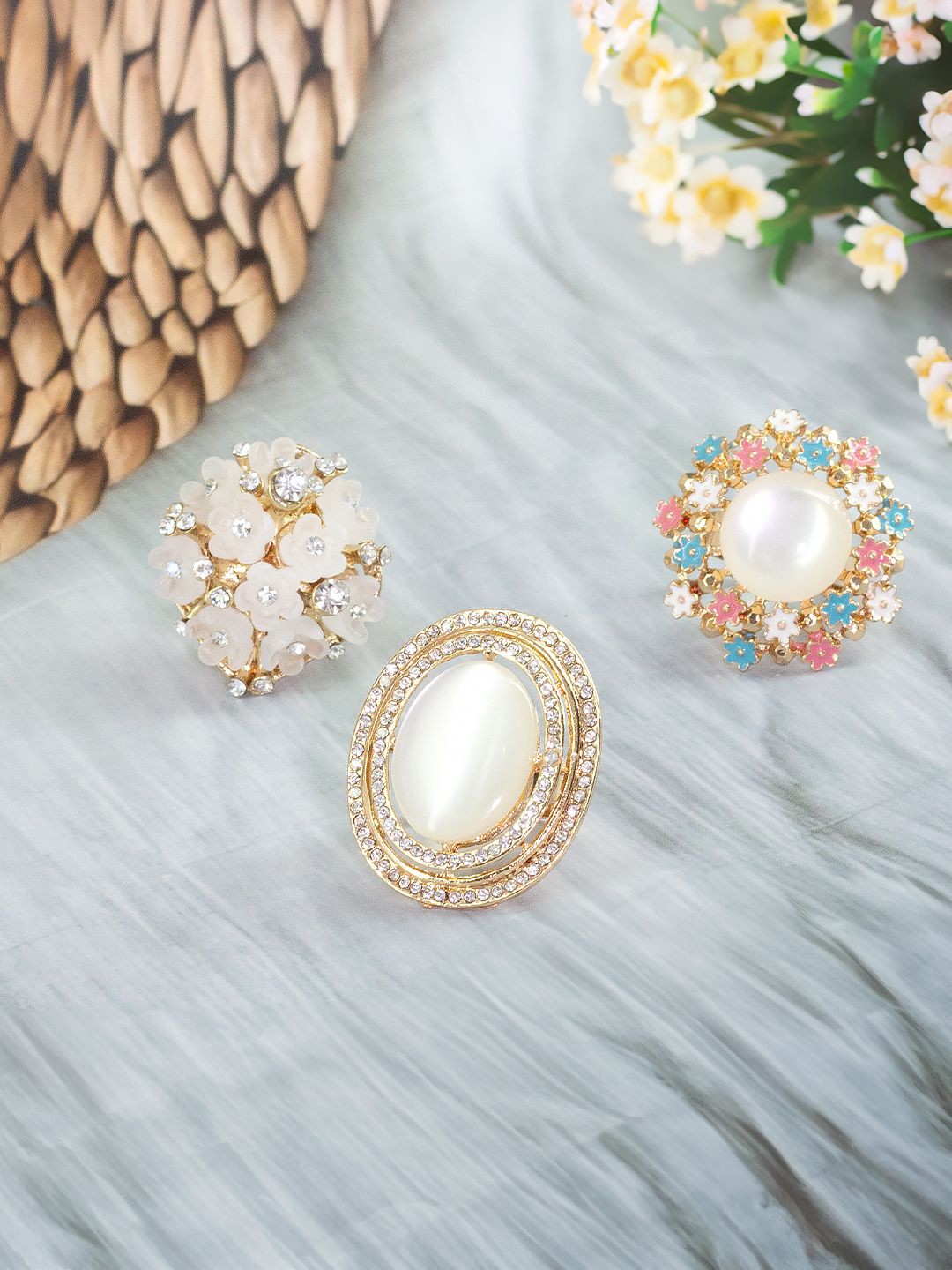 

PRIVIU Pack Of 3 Gold-Plated Artificial Stone-Studded Finger Rings