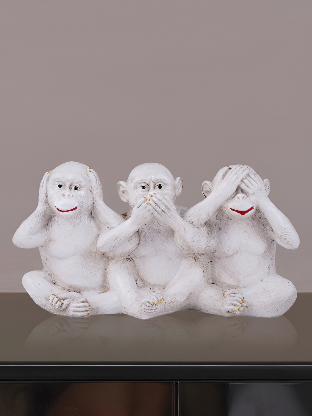 

Zart White Religious Idol Showpiece