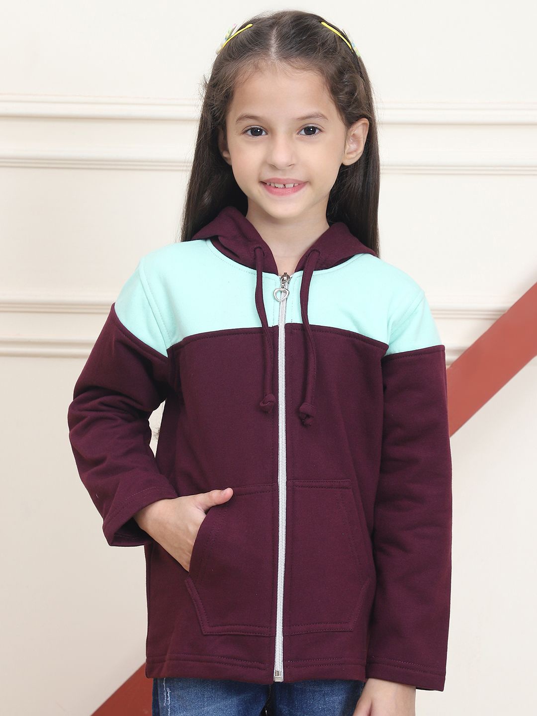 

MINI & MING Girls Colourblocked Hooded Sweatshirt, Burgundy