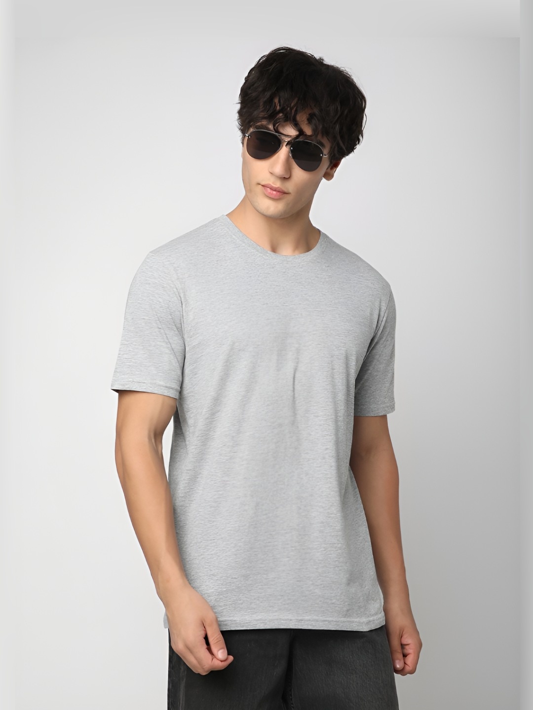 

R&B Men Solid Round Neck Cotton T-shirt, Grey